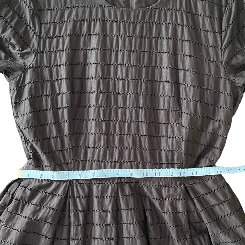 GAP Eyelet Dress Fit & Flare Short Sleeve Round Neck Lined Black Women Size 10 - Picture 13 of 16